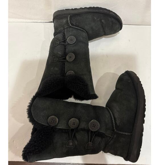 UGG Black Suede 3 Button Bailey Tall Sheepskin Boots Women's Size 7 - Picture 8 of 10